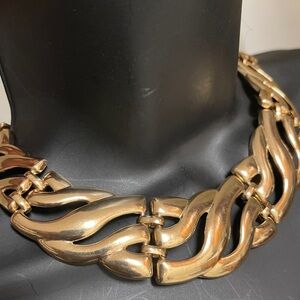 Elegant Gold Necklace